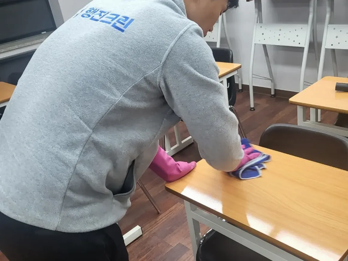 동두천시 광암동 유치원 책걸상 교실 위생청소 사례 - 행진크린