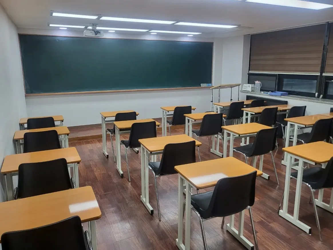 연천군 백학면 스터디룸 미팅룸 장비 주변 정밀 위생청소 사례 - 행진크린